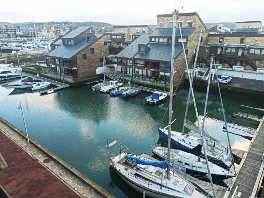 Charmant Studio Situe Sur Le Port De Deauville Exterior photo